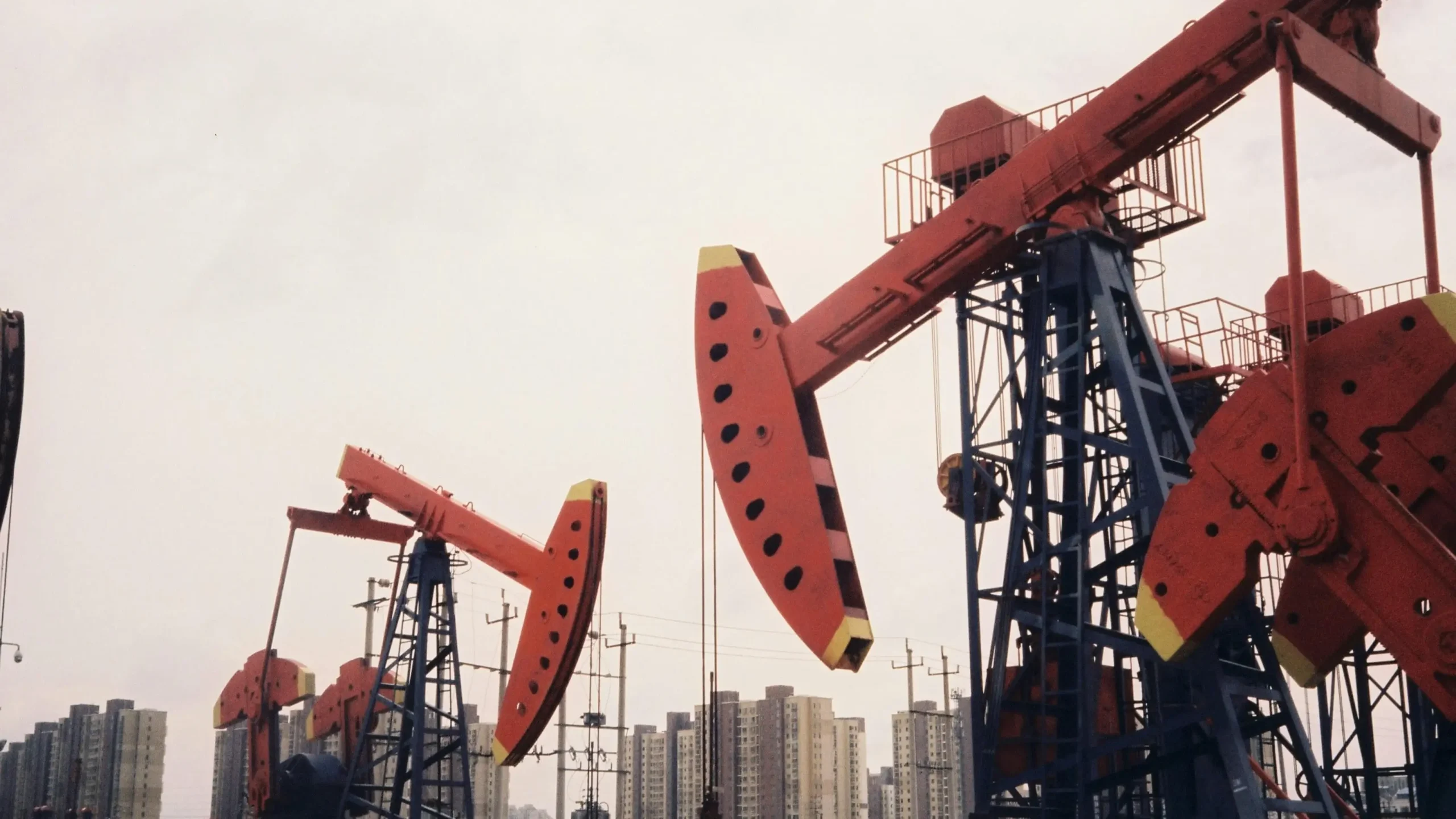 Navigator Petroleum Calgary Risk Management oil rigs pumping